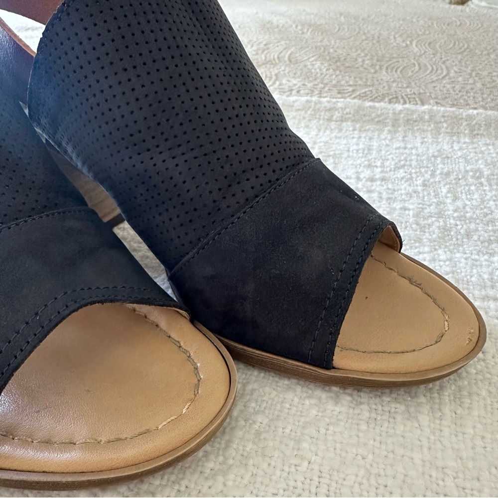 Sophia Milano Block Heels Navy Suede Sandals Slingback Made In Italy 6.5 - Picture 2 of 10